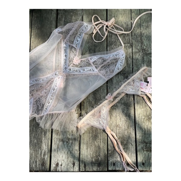 Victoria’s Secret Bodysuit & Garter Matching Lace - Picture 1 of 14